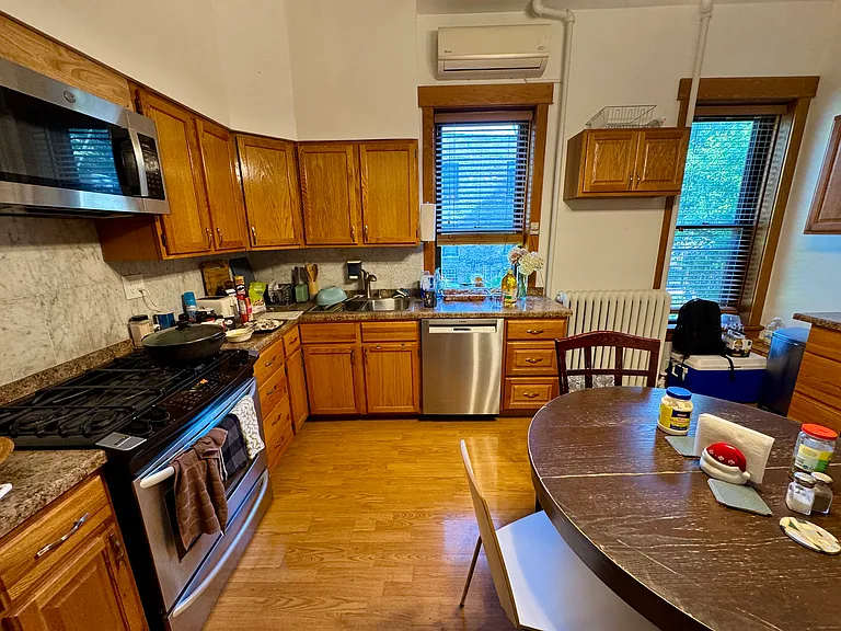 817 N Maplewood Ave #1F — Photo 10