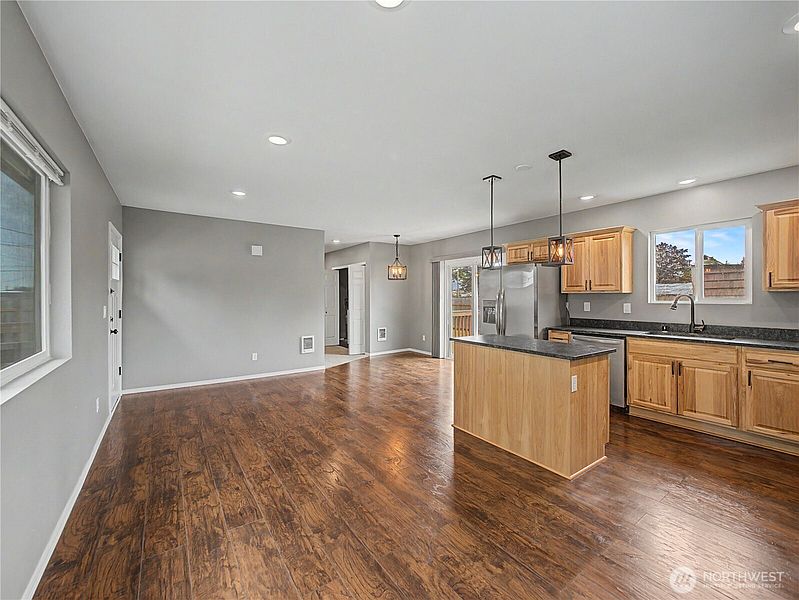 4th image of 43622 228th Avenue SE