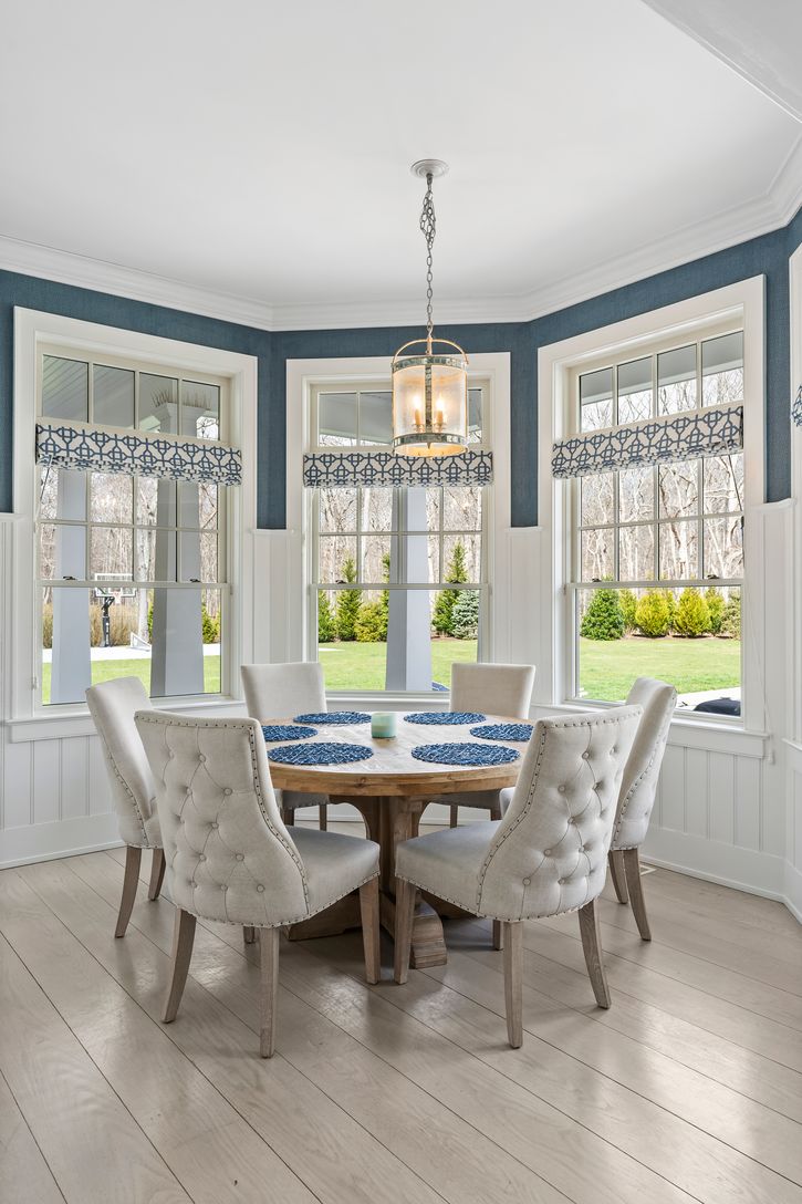  Casual Dining