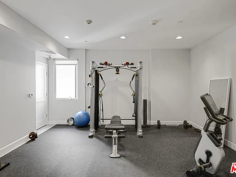 118 S Kenwood St #102 — Photo 19