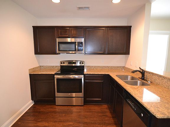5th image of 283 Emanuel Creek Dr