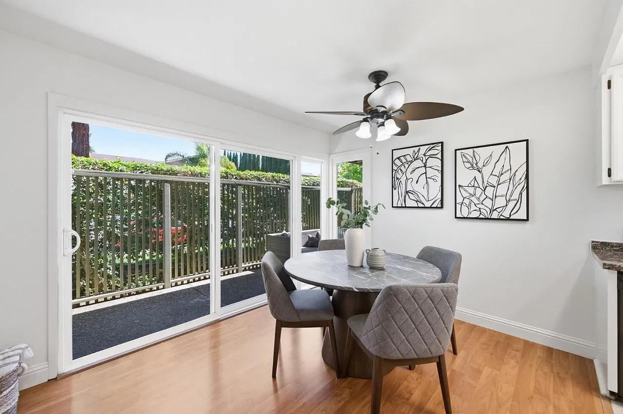 2 bed, 967 sqft, $3,350 — Photo 3