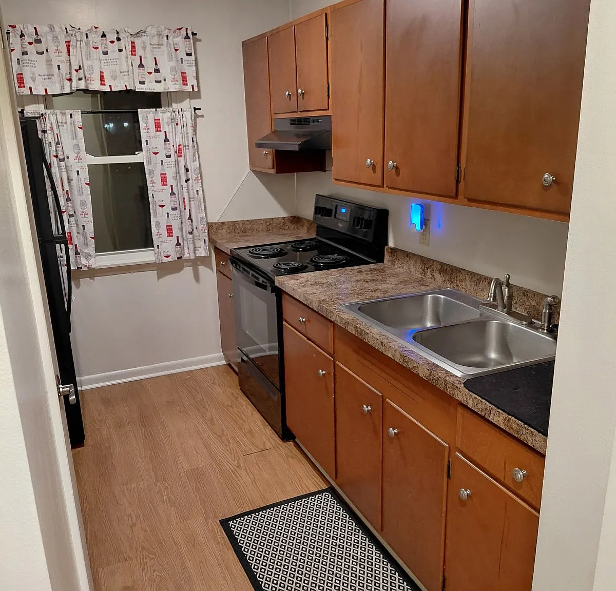 Londonderry Apartments - 812-6 — Photo 2
