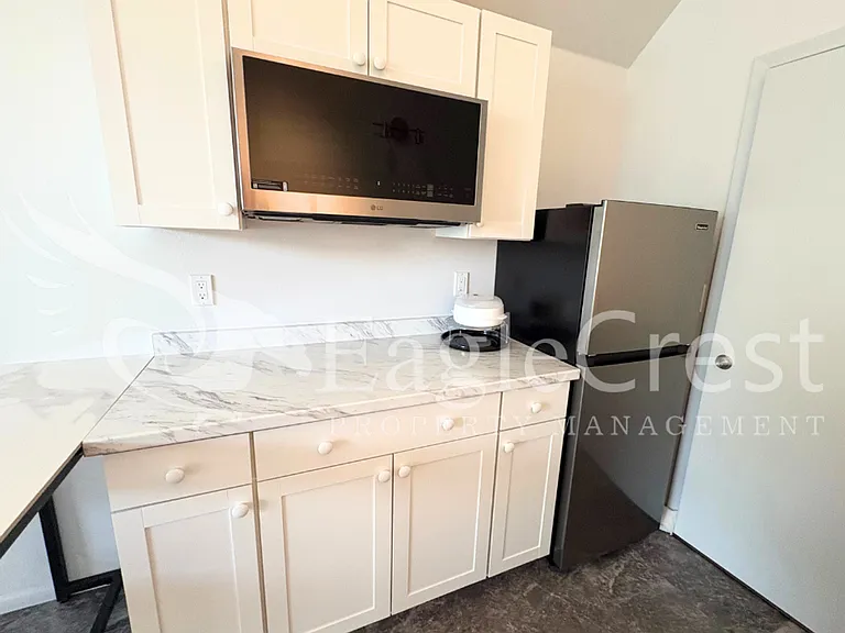 1211 Yellowhawk Way #B — Photo 18