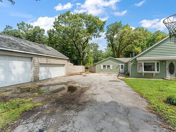 3rd image of 1310 175th Street