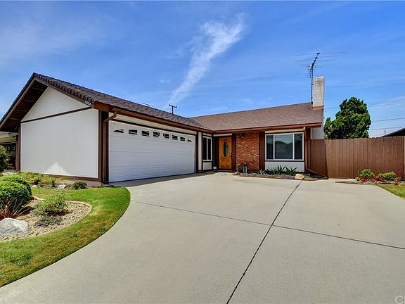 3rd image of 7670 Larkspur Dr
