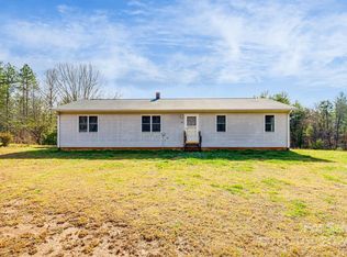 696 River Bend Dr, Mars Hill, NC 28754