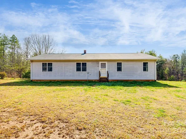 696 River Bend Dr, Mars Hill, NC 28754
