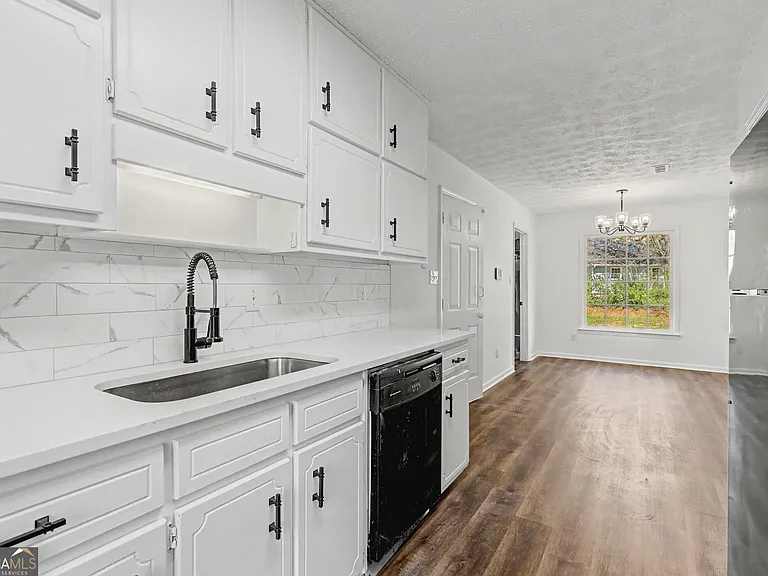608 S Jeff Davis Dr — Photo 15