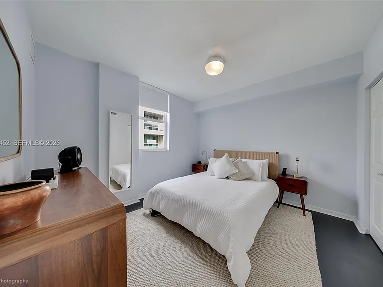 115 SW 11th St — Photo 14