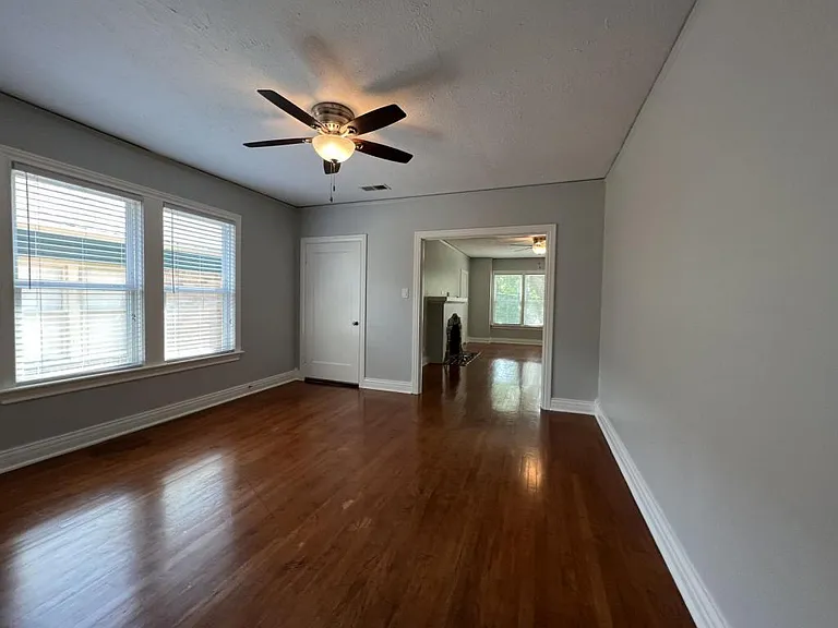 5933 Reiger Ave — Photo 10