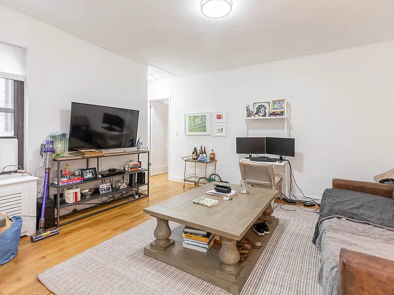 26 Grove St #4A — Photo 2