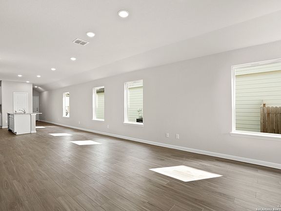 4th image of 5433 Shasta Place