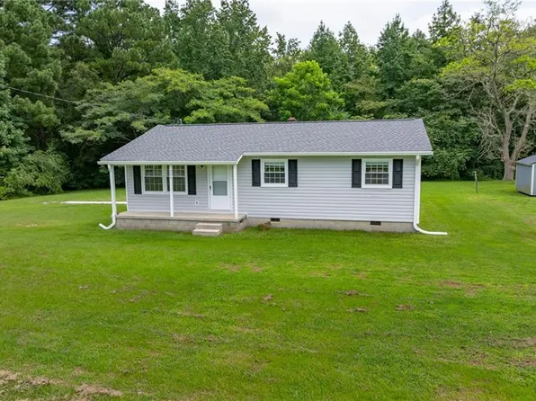 294 Sales Exchange Ln, Emporia, VA 23847
