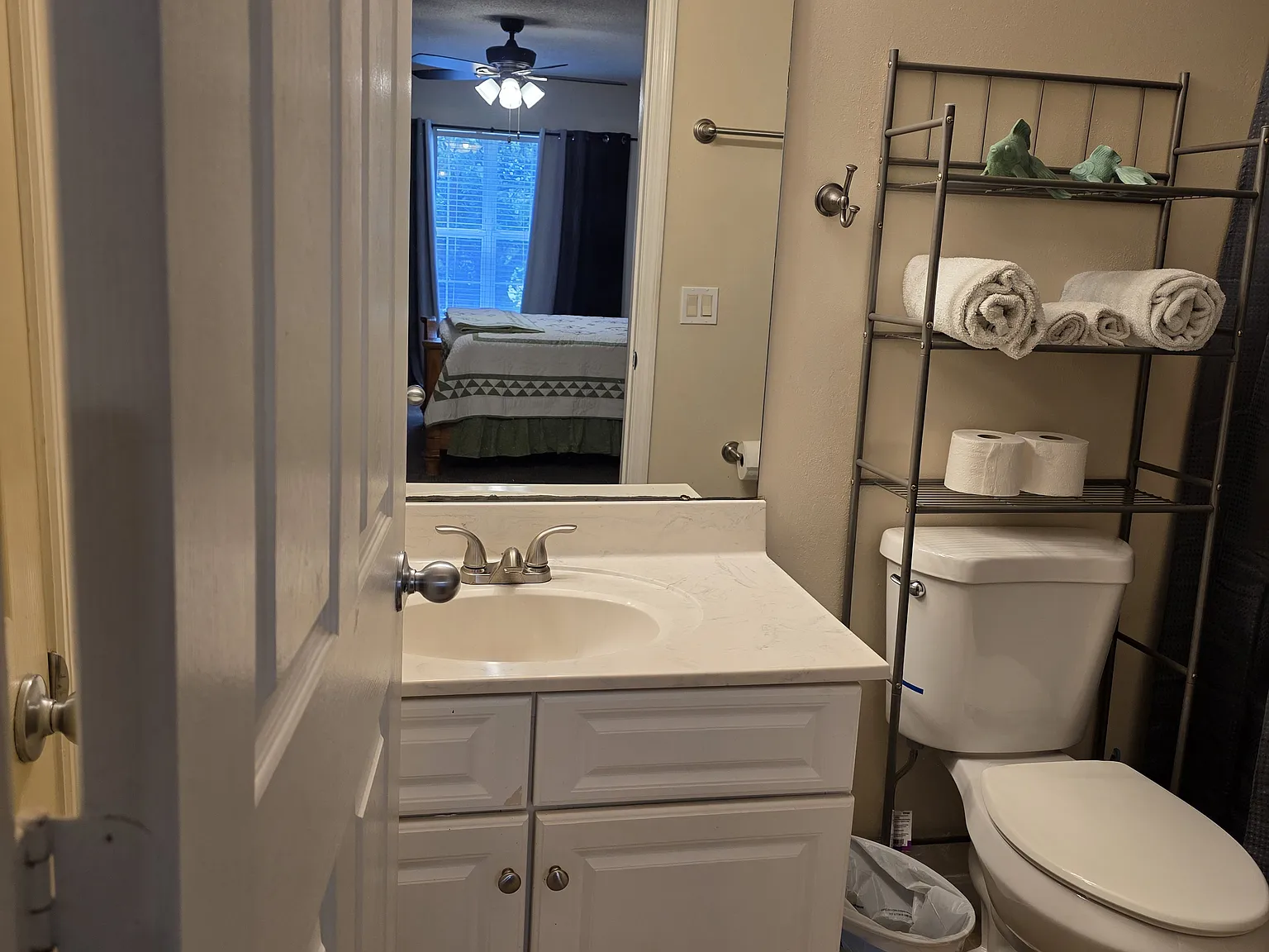 4274 Calinda Ln — Photo 4