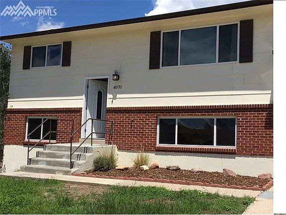 Remodeled Kitchen w/Granite Countertops