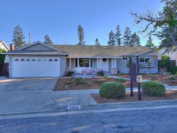 3rd image of 2364 Stratford Dr
