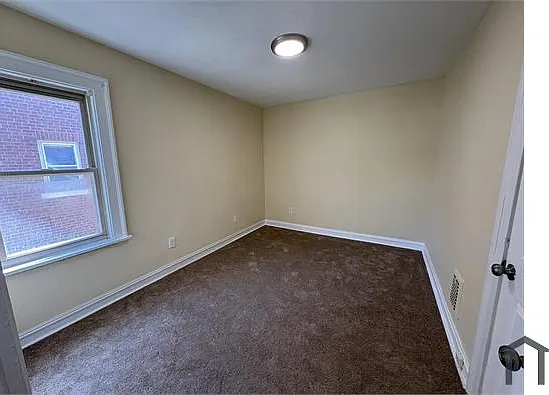 12816 Thornhurst Ave — Photo 14