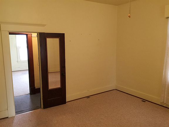 3rd image of 1909 N Wheeling Ave