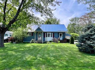16 Cherokee Ave, Essex Junction, VT 05452