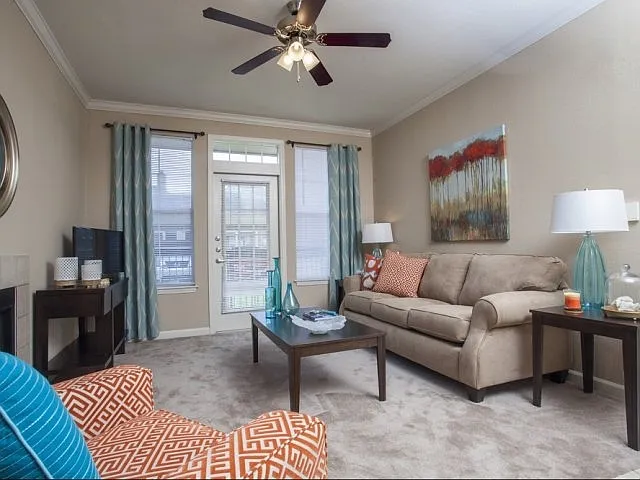 Nelson Pointe Apartment Homes — Photo 16