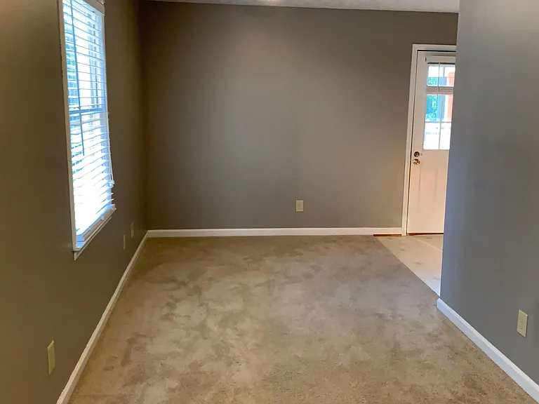 1740 Brompton Sq #B — Photo 9