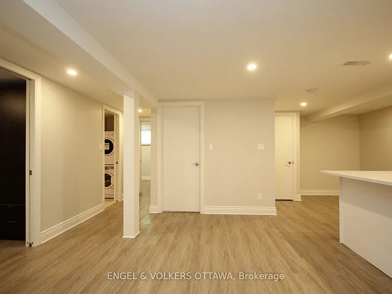 2073 Alton St #B — Photo 11