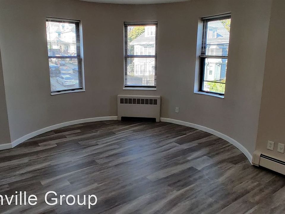 2nd image of 4-6 Hartwell St #3