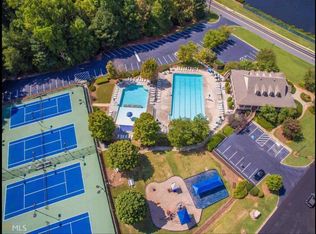 144 Saint Georges Ct, Suwanee, GA