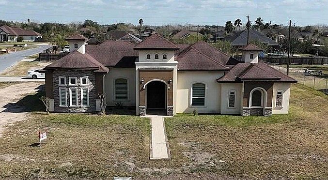 1st image of 512 Ponciana Dr