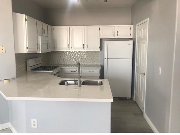 4th image of 8555 W Russell Rd Unit 2100