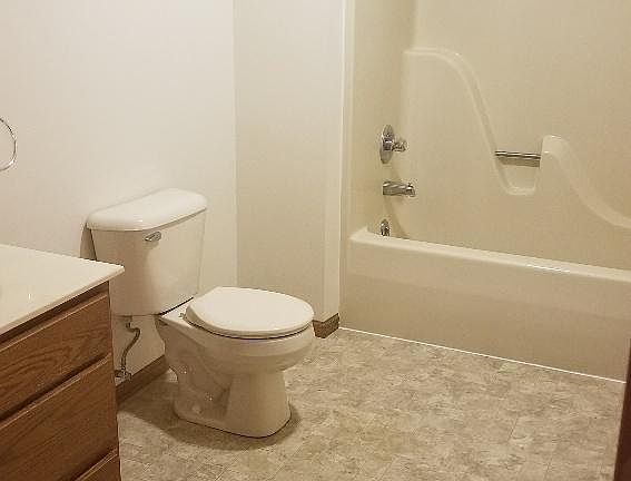 2nd image of 605 Galena Cir APT 2