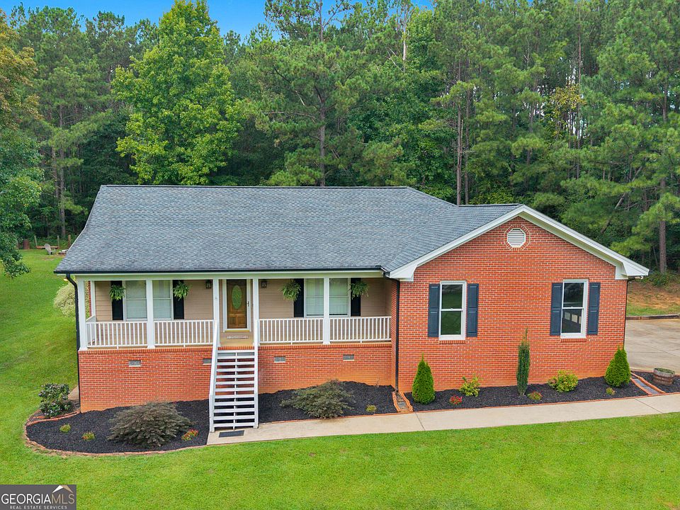 1st image of 517 Hamlin Rd