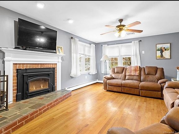 4th image of 118 Evergreen Rd