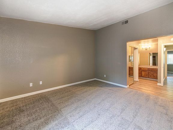 5th image of 8171 Sunbonnet Dr