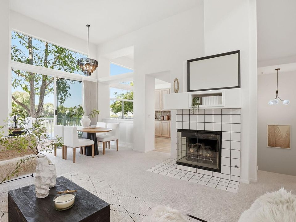 1st image of 832 Sovereign Way