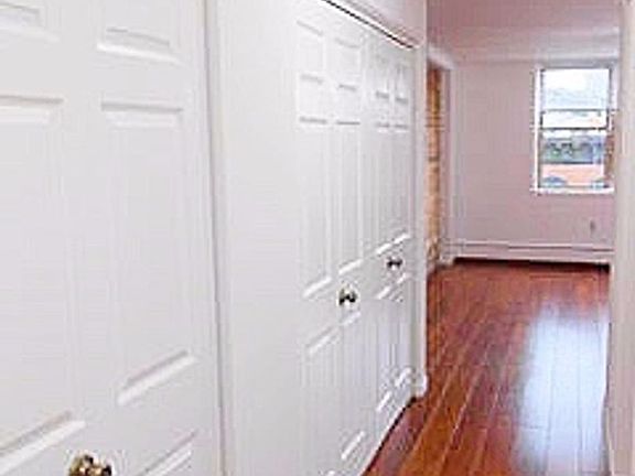 5th image of 2250 N Lincoln Ave APT 302