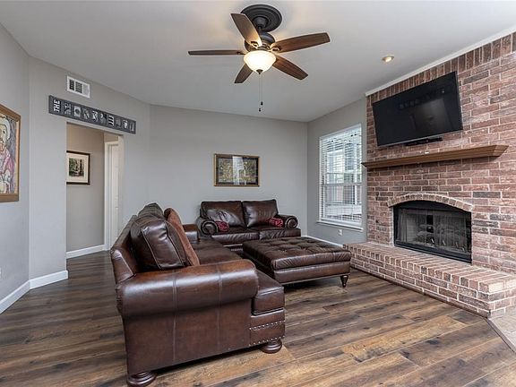 4th image of 2157 Willowood Dr