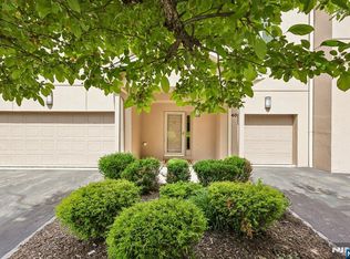40 Rio Vista Dr, Allendale, NJ 07401
