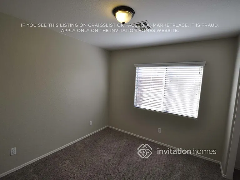 12732 W Voltaire Ave — Photo 11