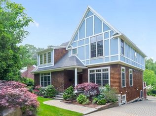 135 Lagrange St, Brookline, MA 02467
