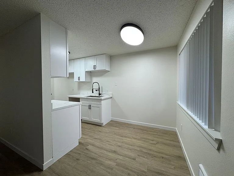 Avia Apartments | Renovated Homes in Seattle's Greenwood Neighborhood | 1 MONTH FREE!! — Photo 12