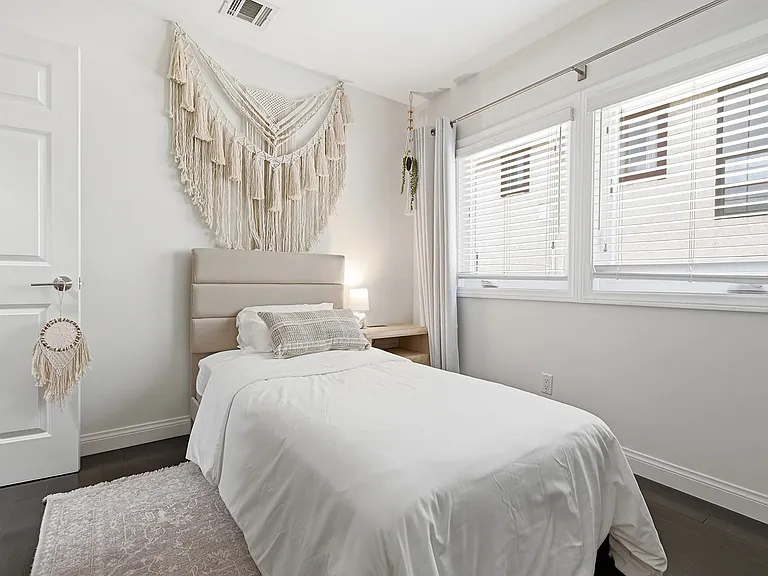 4136 Tilden Ave — Photo 19