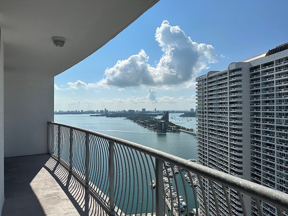 1st image of 1750 N Bayshore Dr APT 3204