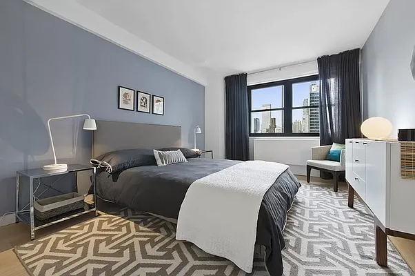 Rented by Manhattan Realty Group | media 2