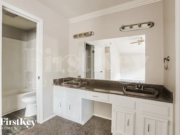 3303 Sycamore Springs Dr — Photo 12