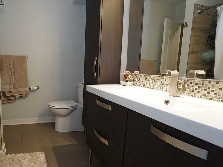525 Lisgar St #7 — Photo 11