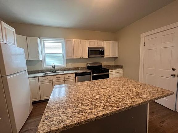 3rd image of 177 Ives St #1