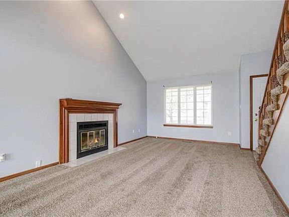 5th image of 1212 NW Village Dr