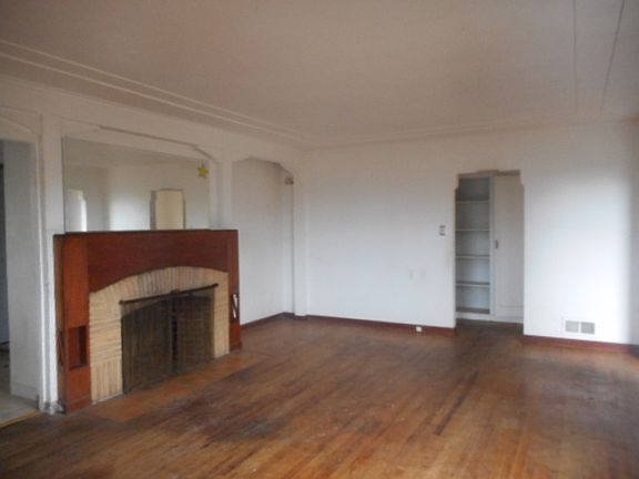 3rd image of 6025 Pacific Ave